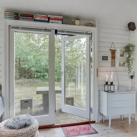 Susannah - From The Sea By Interhome