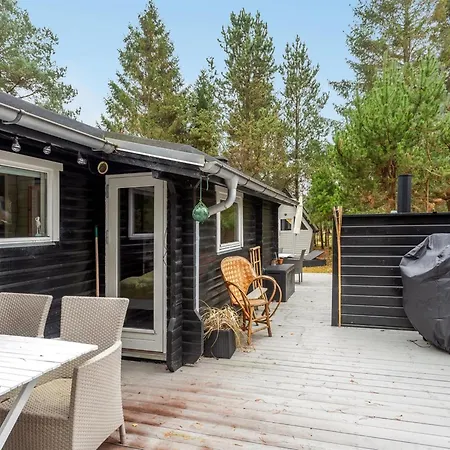 Susannah - From The Sea By Interhome *